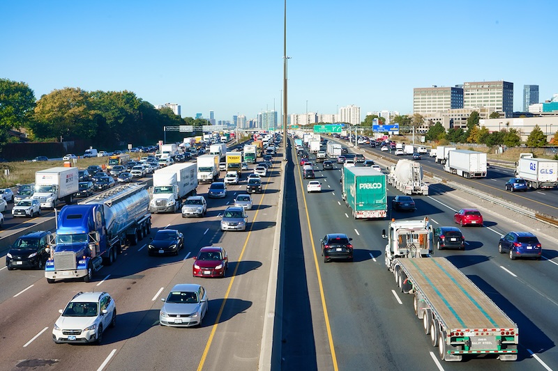 Commuters travelling on a highway representing housing and workforce challenges in Niagara